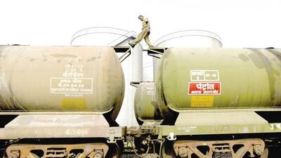  بازگشت هند به آغوش آمریکا/ بازار انرژی چهارمین اقتصاد بزرگ جهان از روسیه و ایران روی برگرداند | اقتصاد24