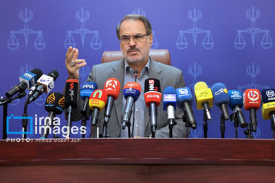  نظام بانکی باید از بنگاه‌داری فاصله بگیرد/ عدم شفافیت در کارها عامل اصلی بروز مشکلات