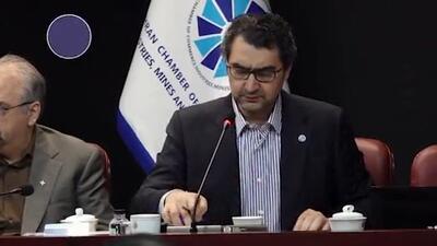  قیمت مرغ دو سال پیش که ارز ترجیحی می‌گرفت کیلویی ۴۰ هزار تومان بود ولی امروز با وجود تداوم این ارز به نزدیک ۲۰۰ هزار تومان رسیده است