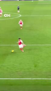  ویدئو:‏‎ فرصت طلایی آرسنال با ضربه هینکاپیه هدر رفت