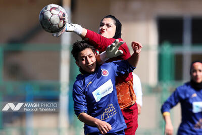  دیدار تیم های خاتون بم و سپاهان اصفهان