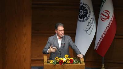  تمرکز اصلی سیاست‌ها باید بر تقویت صادرات با ارزش‌افزوده بالا باشد | مواد اولیه با قیمت تمام‌شده پایین‌تر در اختیار صنایع پایین‌دستی قرار گیرد