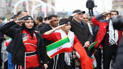  حضور جامعه ورزش کشور در راهپیمایی دشمن شکن ۲۲ بهمن+ تصویر - پارس فوتبال