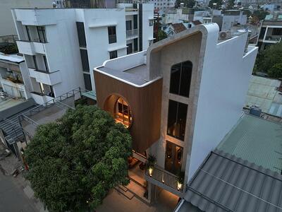  این خانه تماشایی و خاص را با الهام از موتور وسپا ساخته‌اند - چیدانه