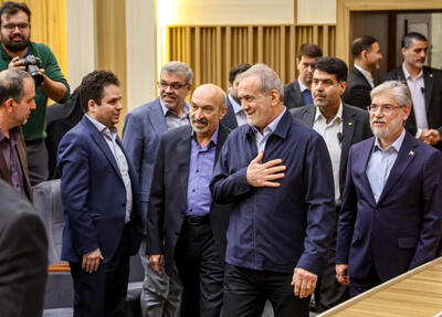  پزشکیان: وقایع ۱۸ و ۱۹ دی بسیار تلخ بود، چرا باید به چنین جایی برسیم؟