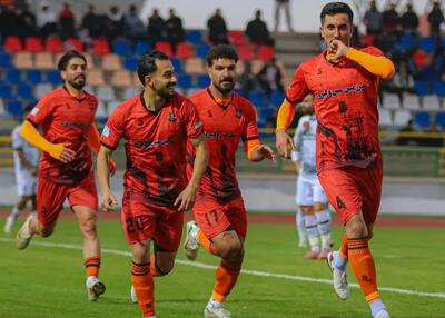  خیز شهربابک برای رکورد پیکان مدل 94!