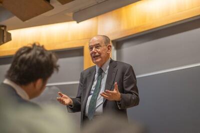  مرشایمر: ترامپ در «بن‌بست» گرفتار شده است/ جنگ با ایران پایان خوشی برای آمریکا ندارد