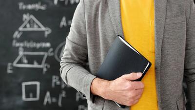  چرا عیدی فرهنگیان واریز نشده؟ | آخرین خبر از زمان پرداخت عیدی معلمان بهمن ۱۴۰۴