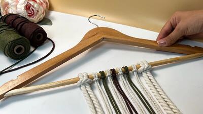  چه زیبا ! ایده ای از یک چوب لباسی قدیمی و طناب مکرومه، آسان و ساده !