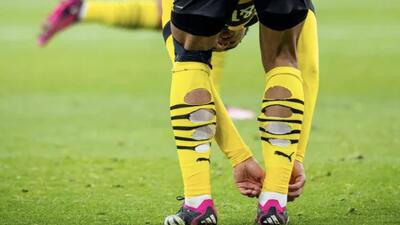  4 دلیل پارگی جوراب بازیکنان فوتبال از پشت !