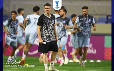  وریا غفوری: تیم بزرگ استقلال باید برای قهرمانی بجنگد