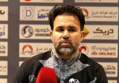  نصرتی: داور در سطح بازی نبود؛ دلم برای بازیکنانم می‌سوزد