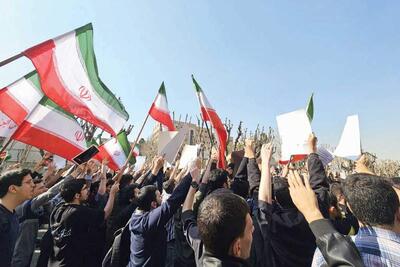  از دانشجو انتظار بیشتری می‌رود | سیاست روز