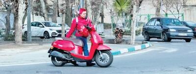  دریافت گواهینامه موتورسیکلت حق بانوان است