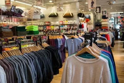  روایتی از بازار پوشاک شب عید/ قیمت‌ها جلوتر از جیب مردم