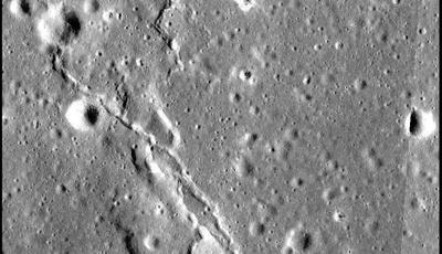  کشف جدید دانشمندان: ماه همچنان از درون می‌لرزد