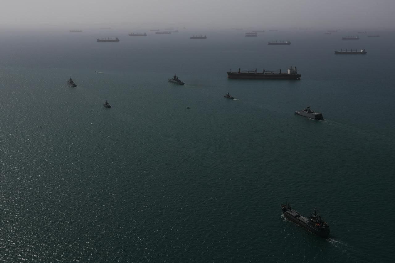 اجرای تمرین عکسبرداری هوایی و آرایش‌های تاکتیکی در رزمایش مرکب دریایی ایران و روسیه