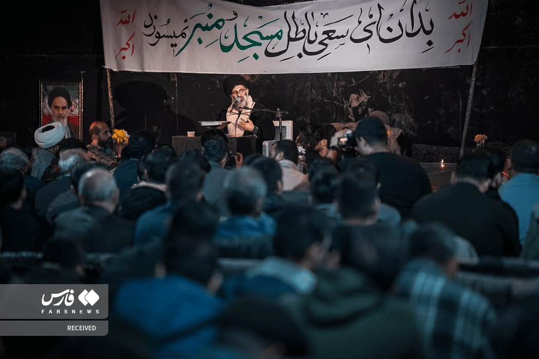 مناجاتخوانی در مسجد سوخته