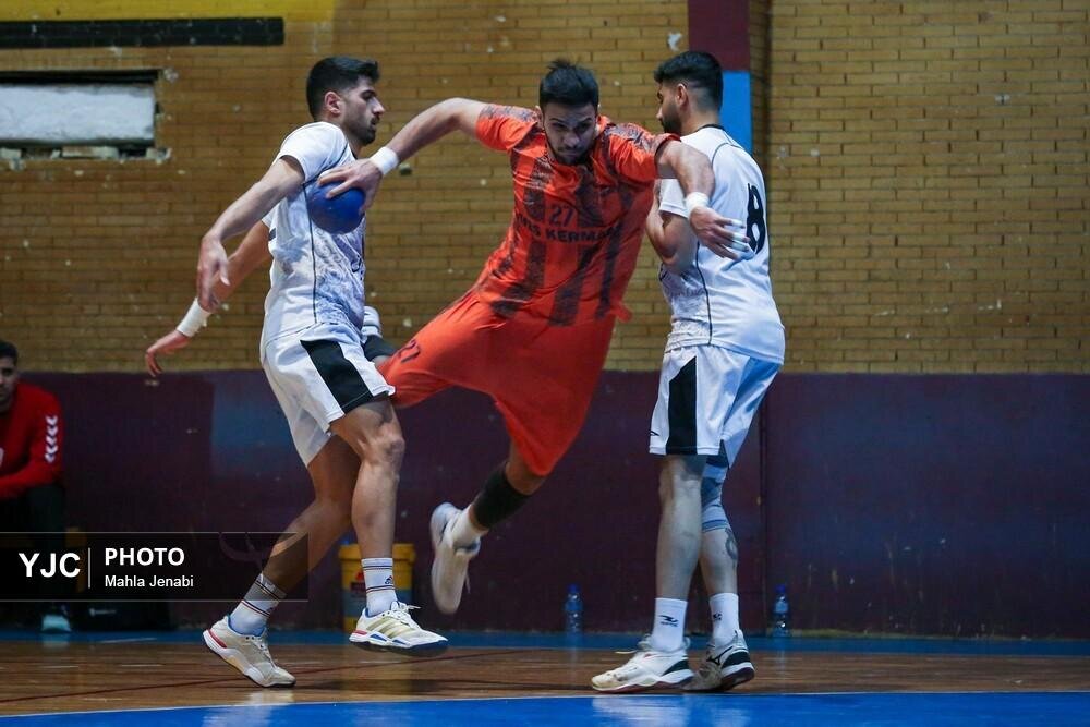 لیگ برتر هندبال بین مس کرمان و زغال سنگ بافق