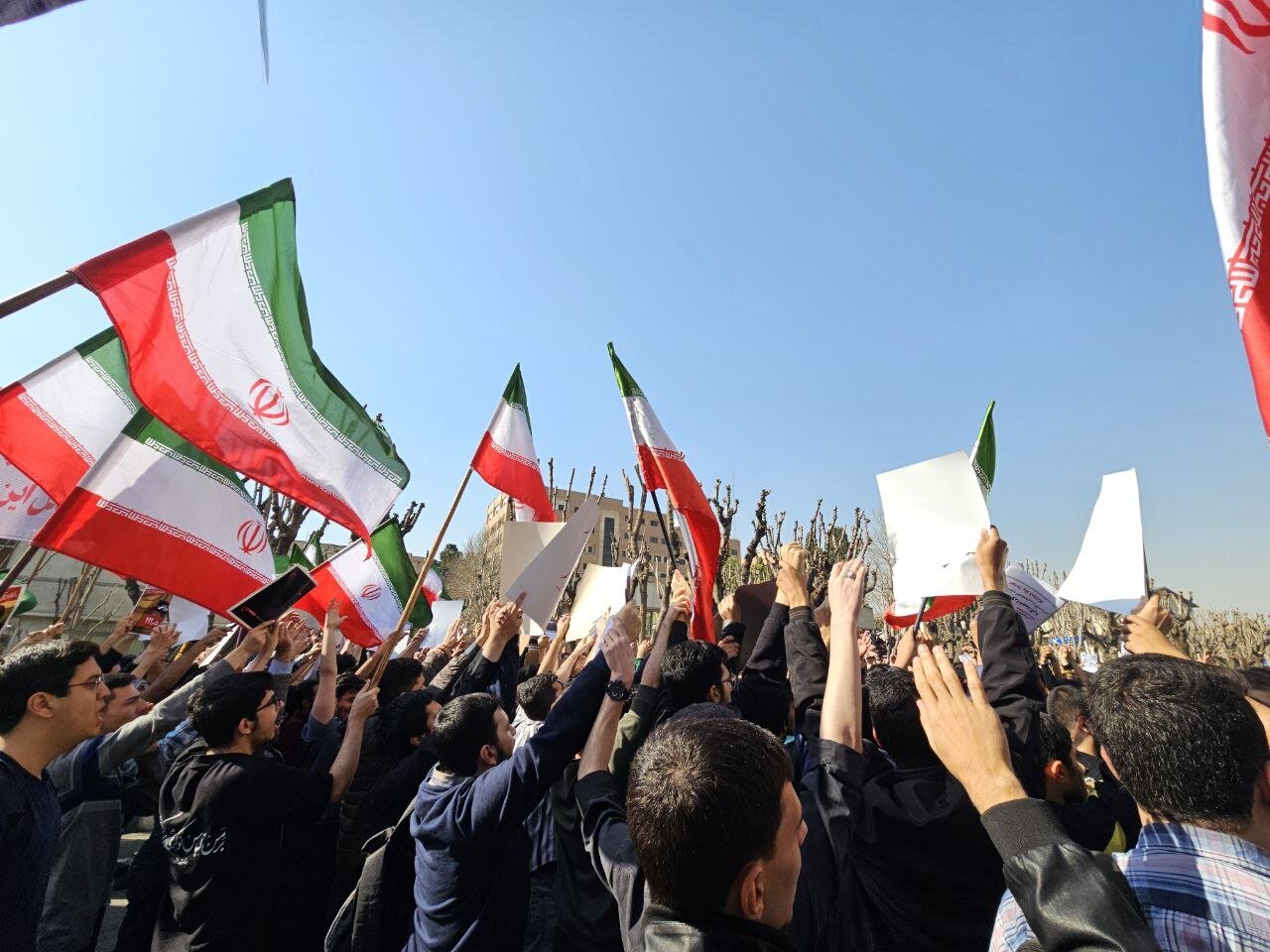 ماجرای دانشگاه شریف چه بود؟ /حمله به عزاداران حوادث دی از سوی دانشجو نما‌ها + فیلم