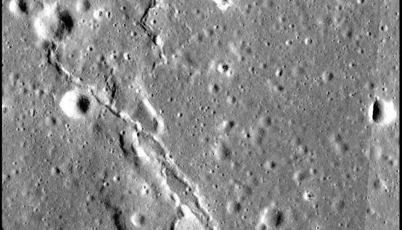 کشف جدید دانشمندان: ماه همچنان از درون می‌لرزد